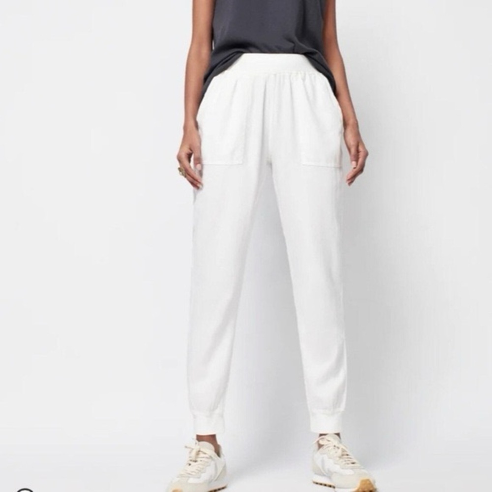 Faherty Arlie Say Joggers in Creamy White